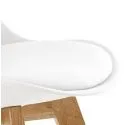 Chaise scandinave chêne massif Tylik Blanche assise zoom