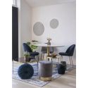 Pouf en velours Gris Gamby avec base en acier couleur laiton